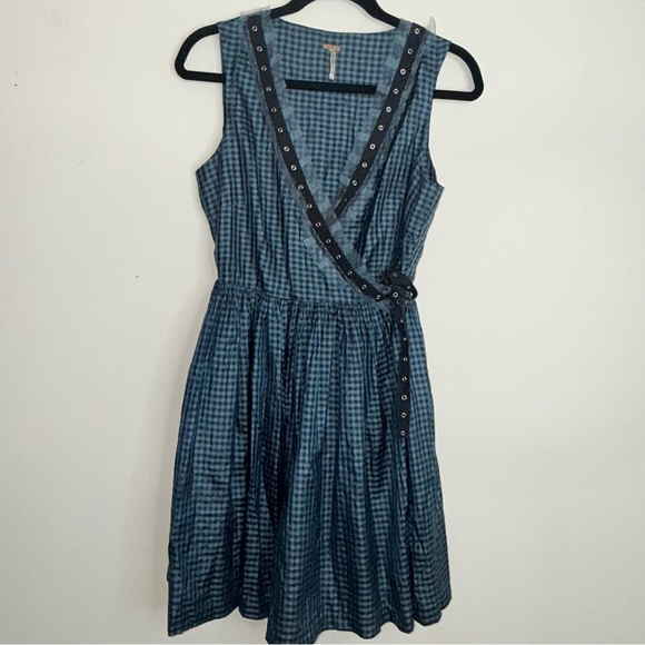 Free People Dresses & Skirts - Free People Blue Check Sleeveless Wrap Silk Sundress Size 4